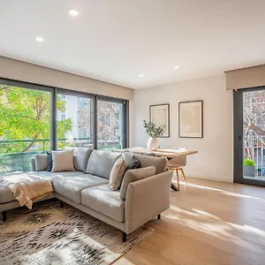 https://apartsnoubcn-les-corts.topbarcelonahotels.com